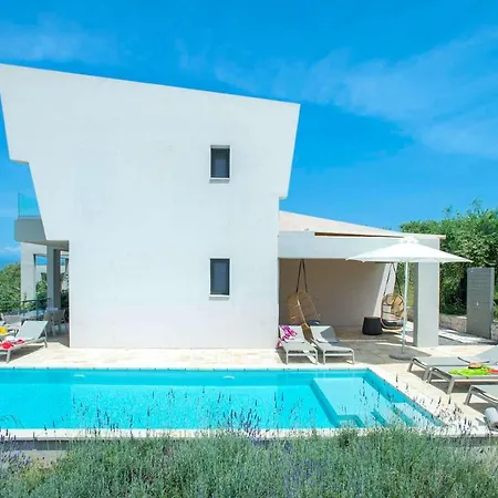 Villa Olivia By Vintage Travel *