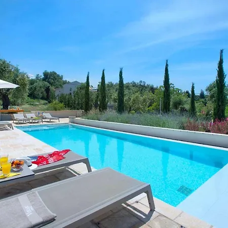 Villa Olivia By Vintage Travel *